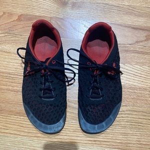 Vivo barefoot Stealth sneakers